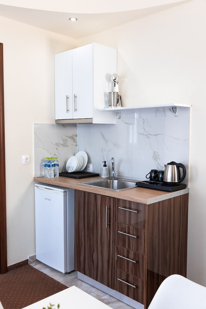 City Plaza Apartments and Rooms 47/49