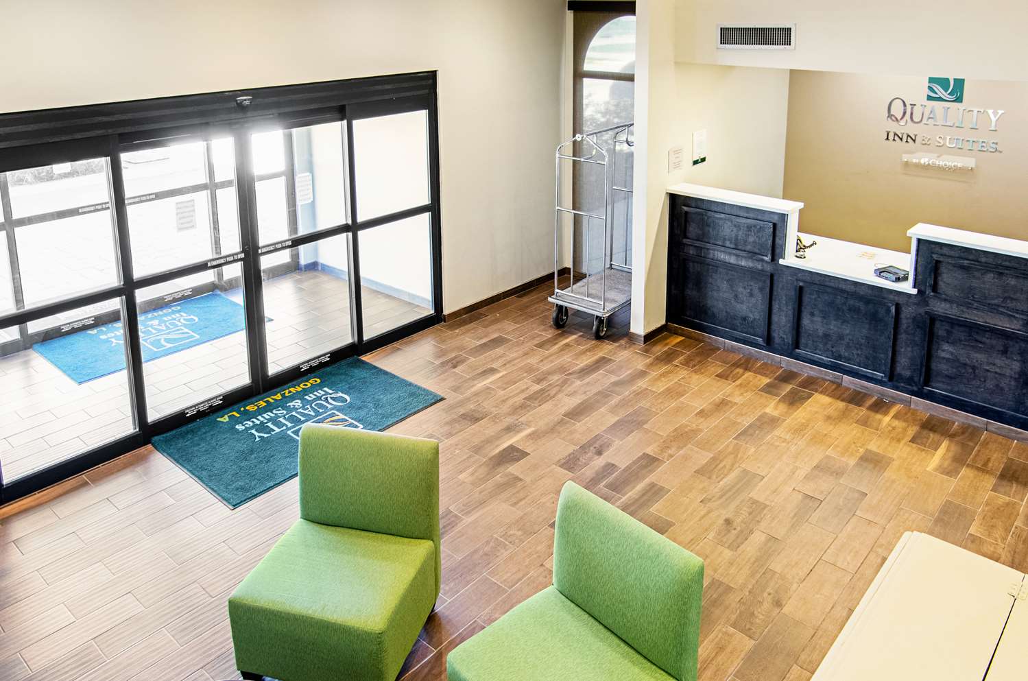 Quality Inn and Suites Near Tanger Outlet Mall 14/22
