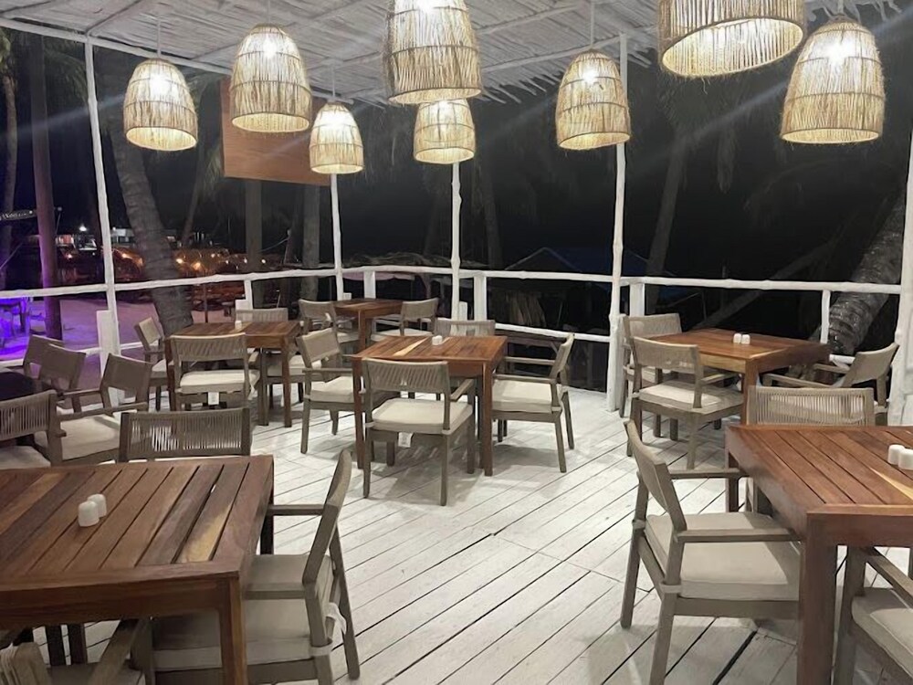 Spindrift Hotel 50/75
