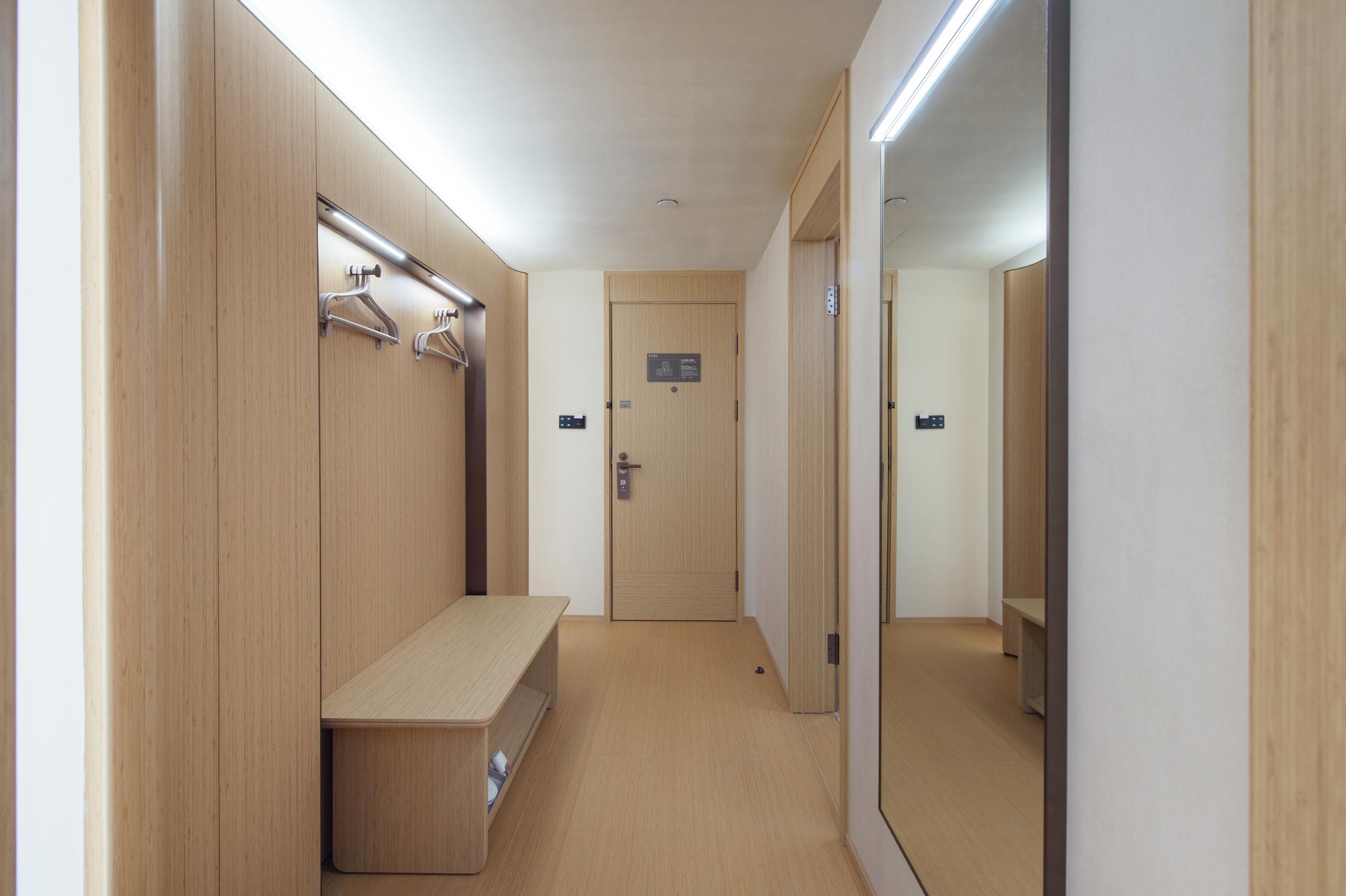 Ji Hotel (Guangzhou Tianhe East Railway Station) 27/50