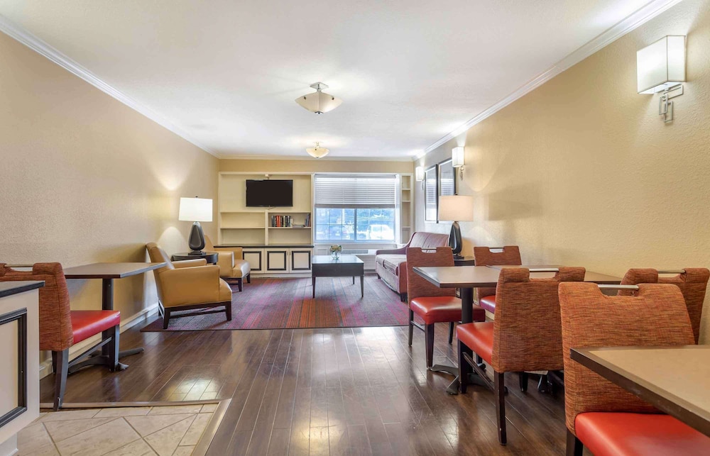 Extended Stay America Suites Shelton Fairfield County 35/55