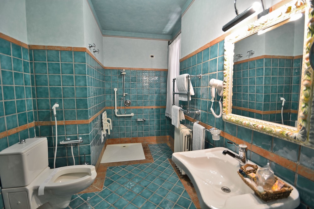 Boccaccio Hotel 13/65