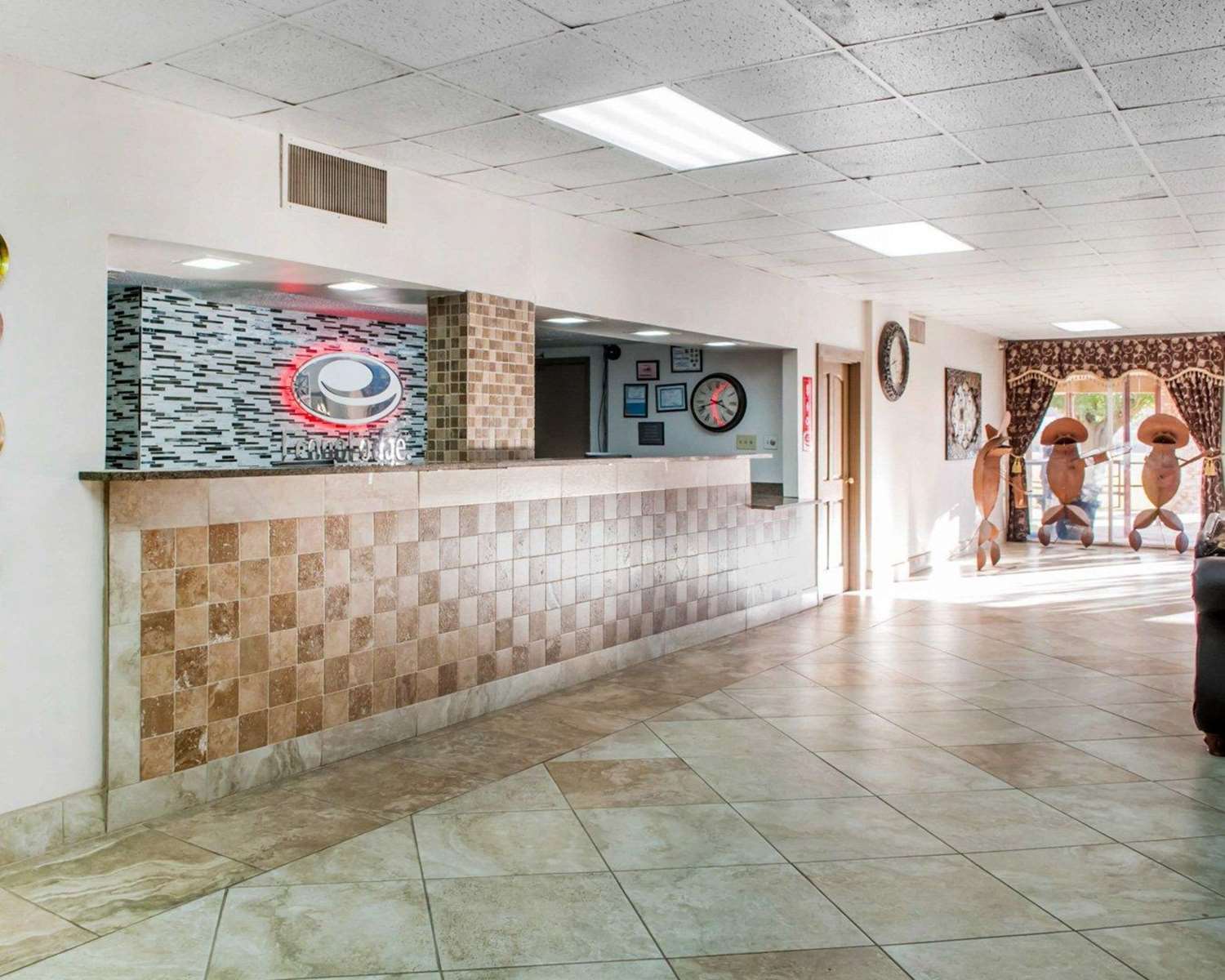 Econo Lodge Carlsbad Caverns Area 5/25