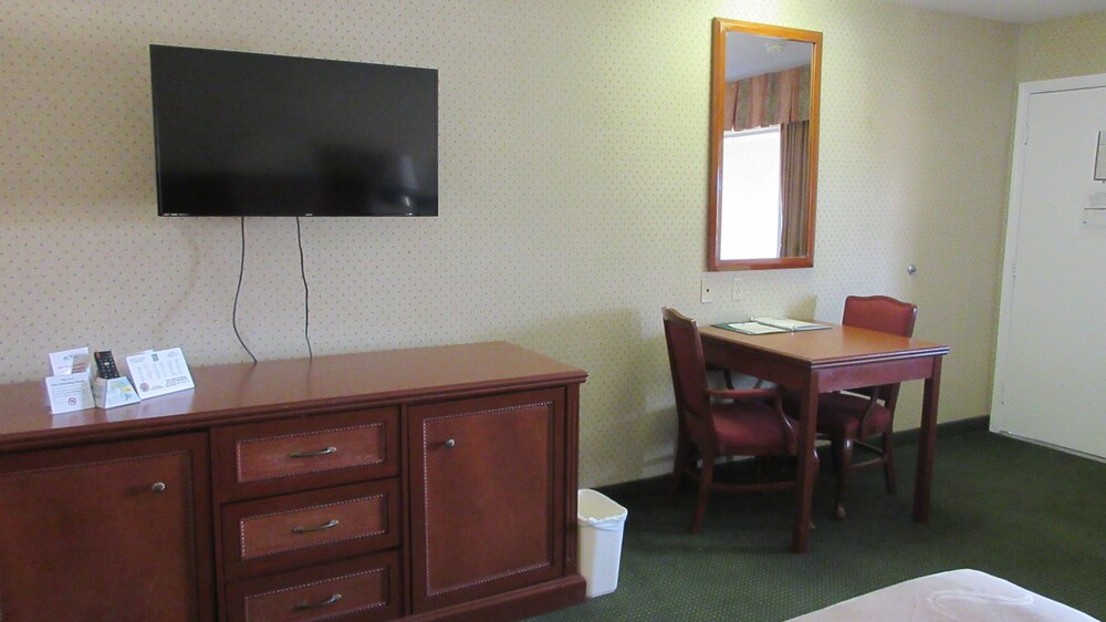 Quality Inn Near China Lake Naval Station 36/42