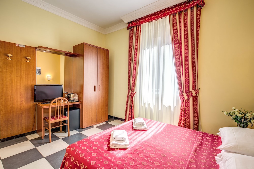 Adas Hotel 42/80