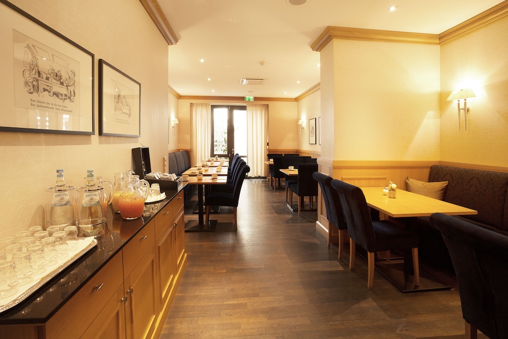 Townhouse Hotel 29/37