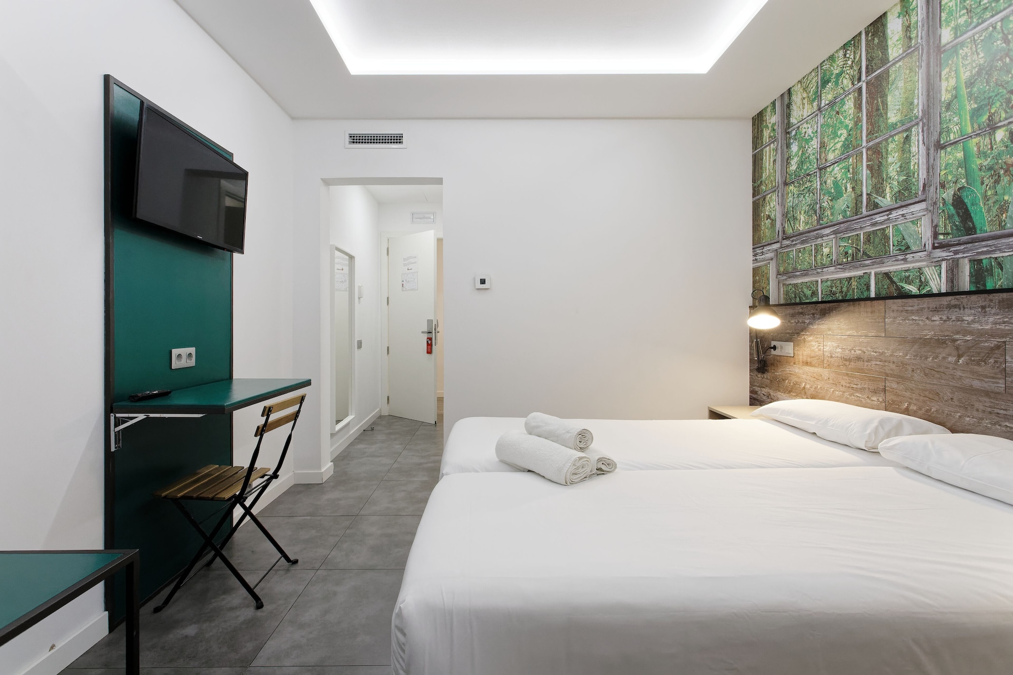 STANDARD, TWIN BEDS, COURTYARD VIEW