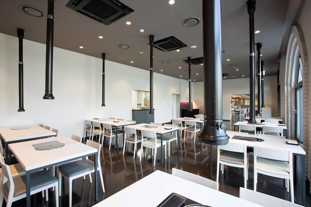 Hanwha Resorts Yongin Besancon 30/44