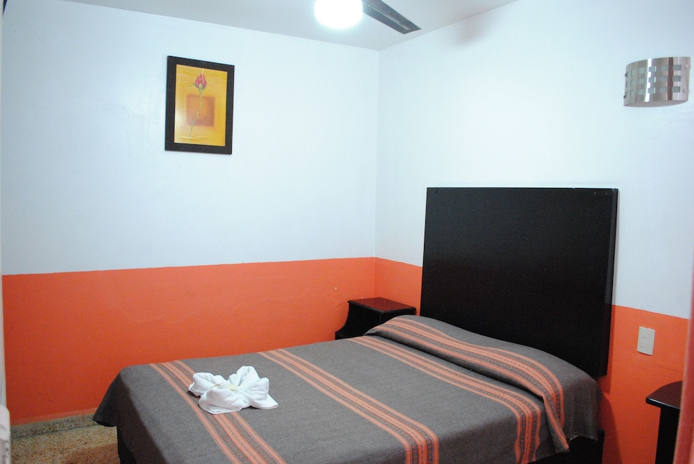Hotel Jiménez 8/20