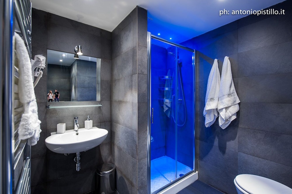ROOM 2, STANDARD, DOUBLE BED, PRIVATE BATHROOM