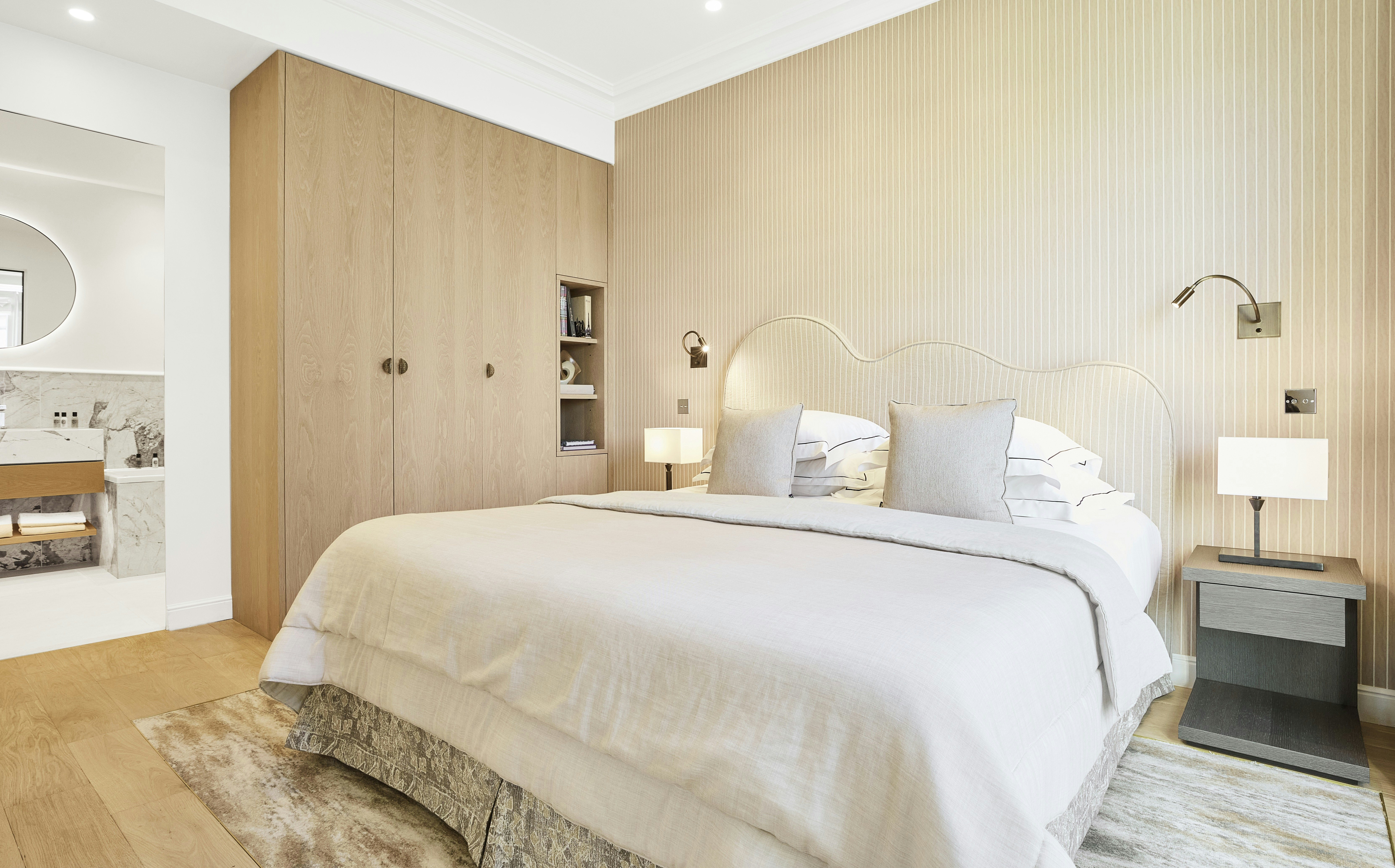 Suite, Balcony