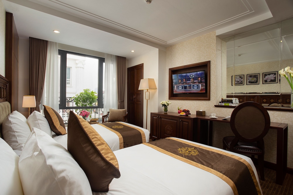 JUNIOR, TWIN BEDS, CITY VIEW