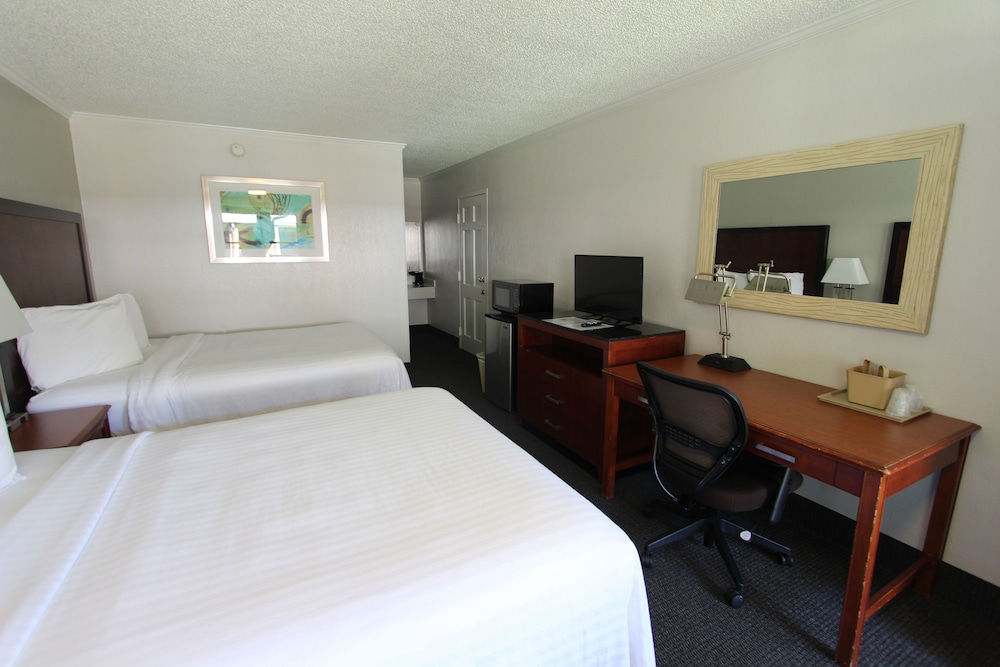 STANDARD, 2 QUEEN BEDS, EXTERIOR ENTRANCE
