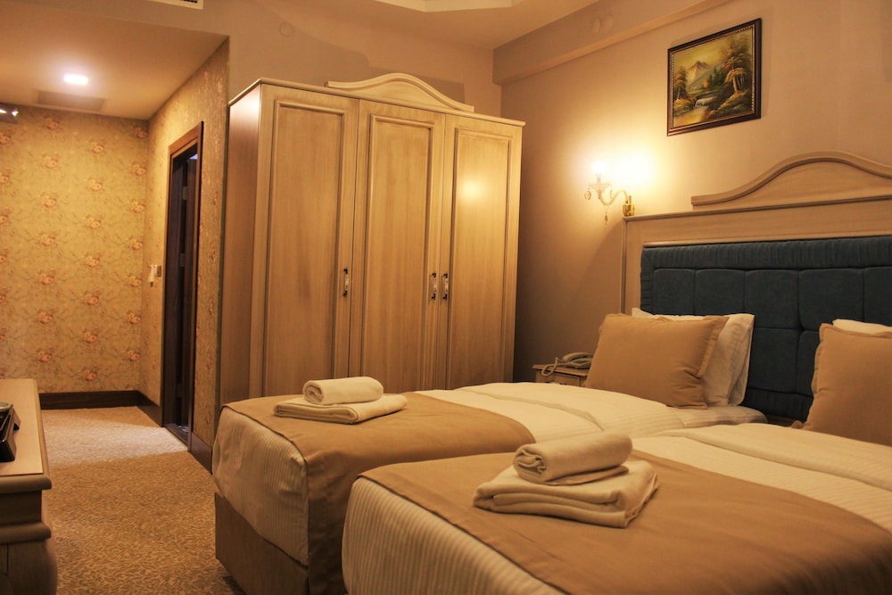 Vendome Hotel 11/46