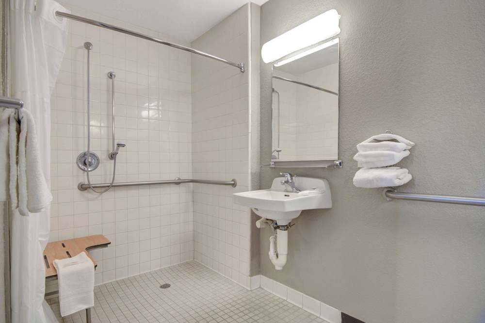 Motel6 San Jose, CA - Airport 52/54