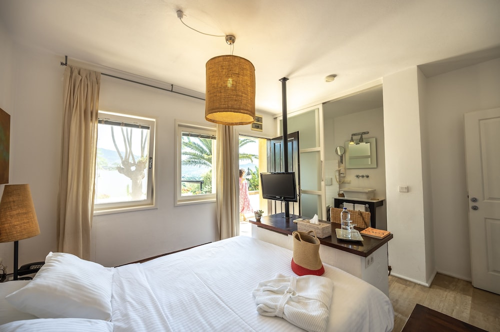 4reasons Hotel And Bistro 13/76