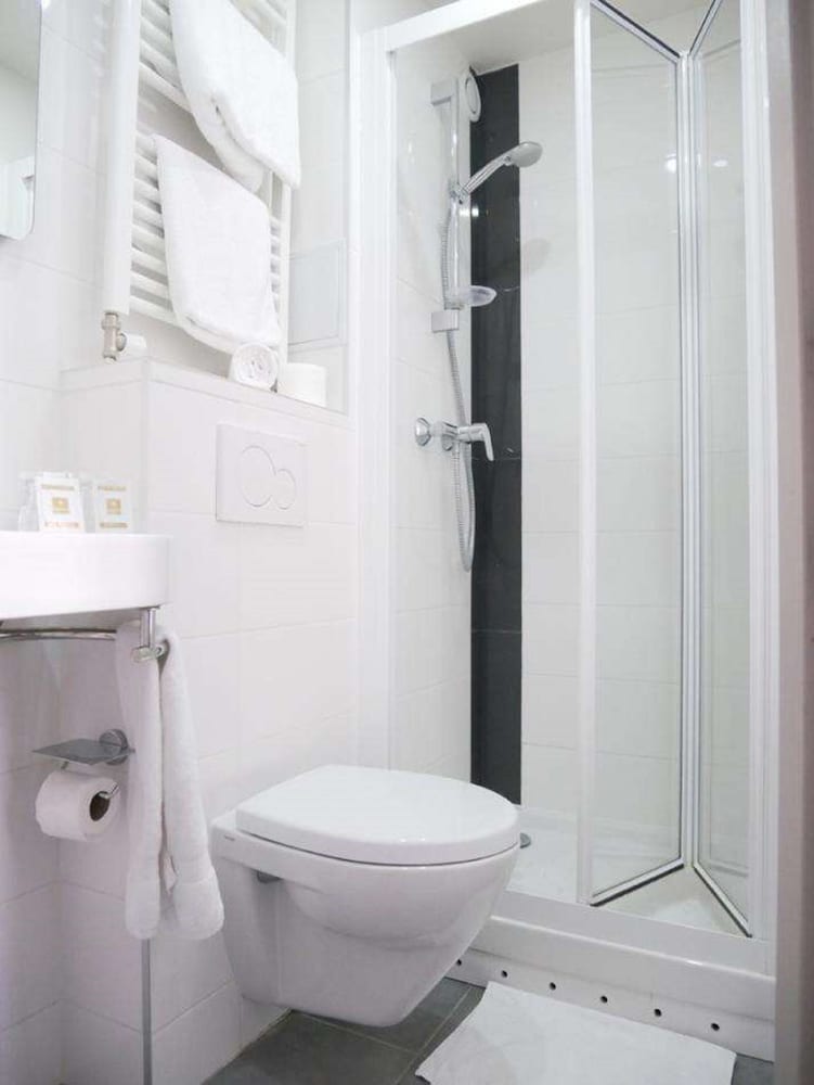 Room, Double Bed, HOTEL BONSEJOUR MONTMARTRE 4/5