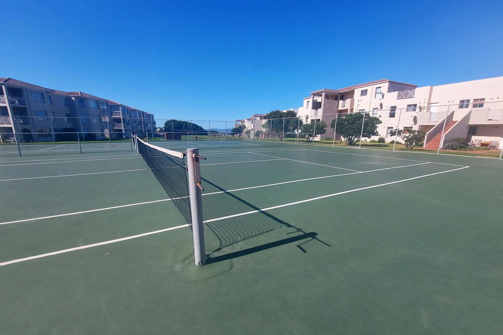 Hermanus Beach Club 10/50