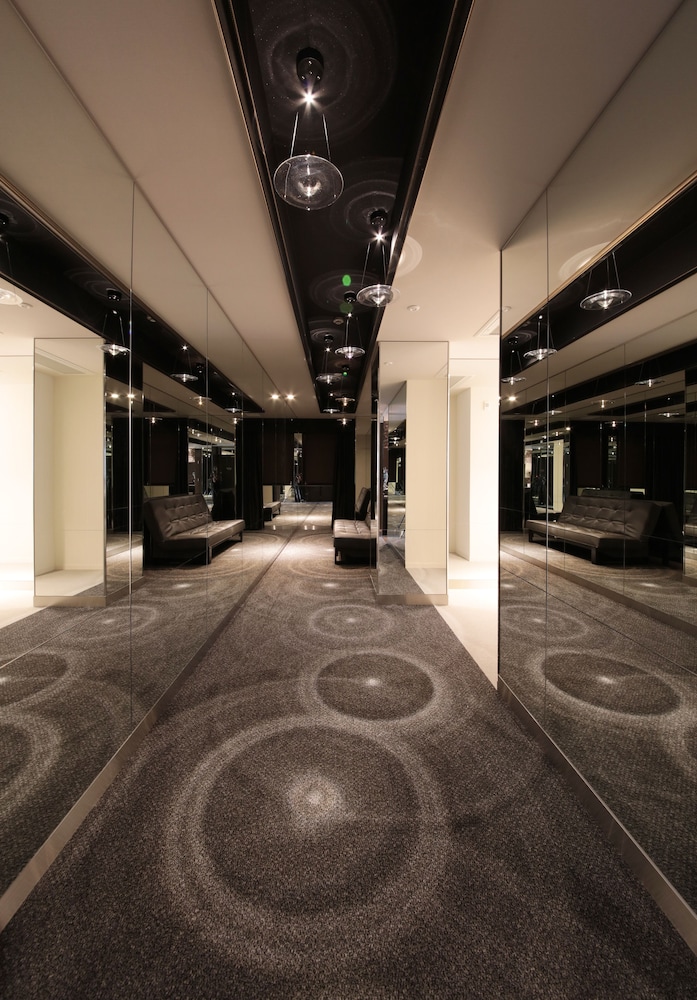 N Hotel 52/58