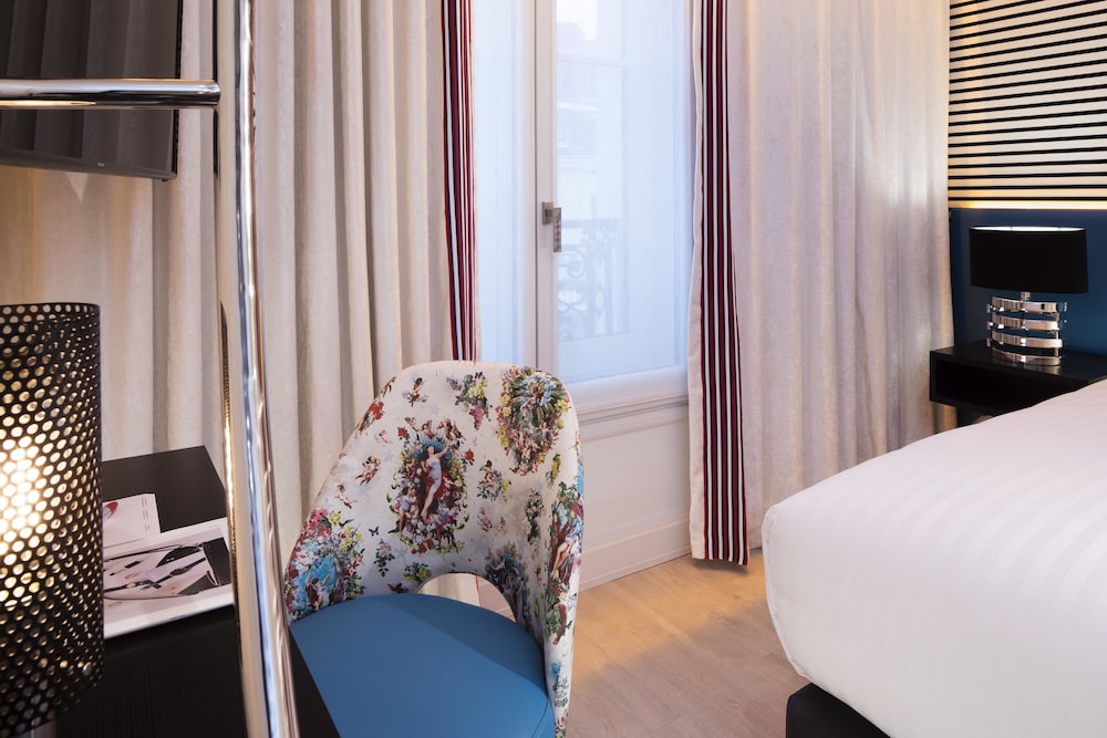 Hotel Dress Code And Spa 27/58