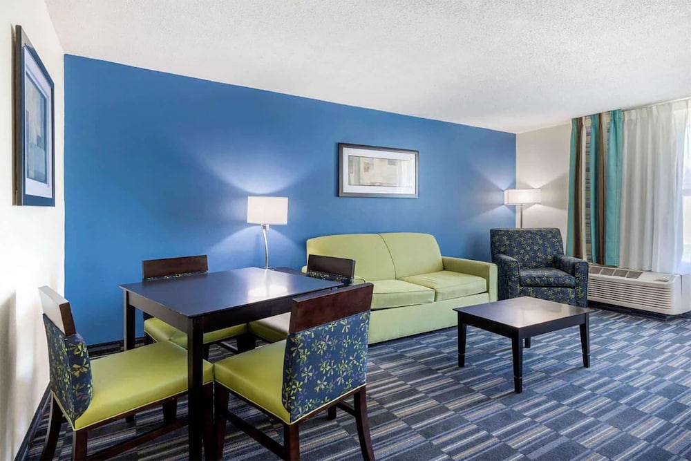 Days Inn and Suites by Wyndham Oxford 16/27