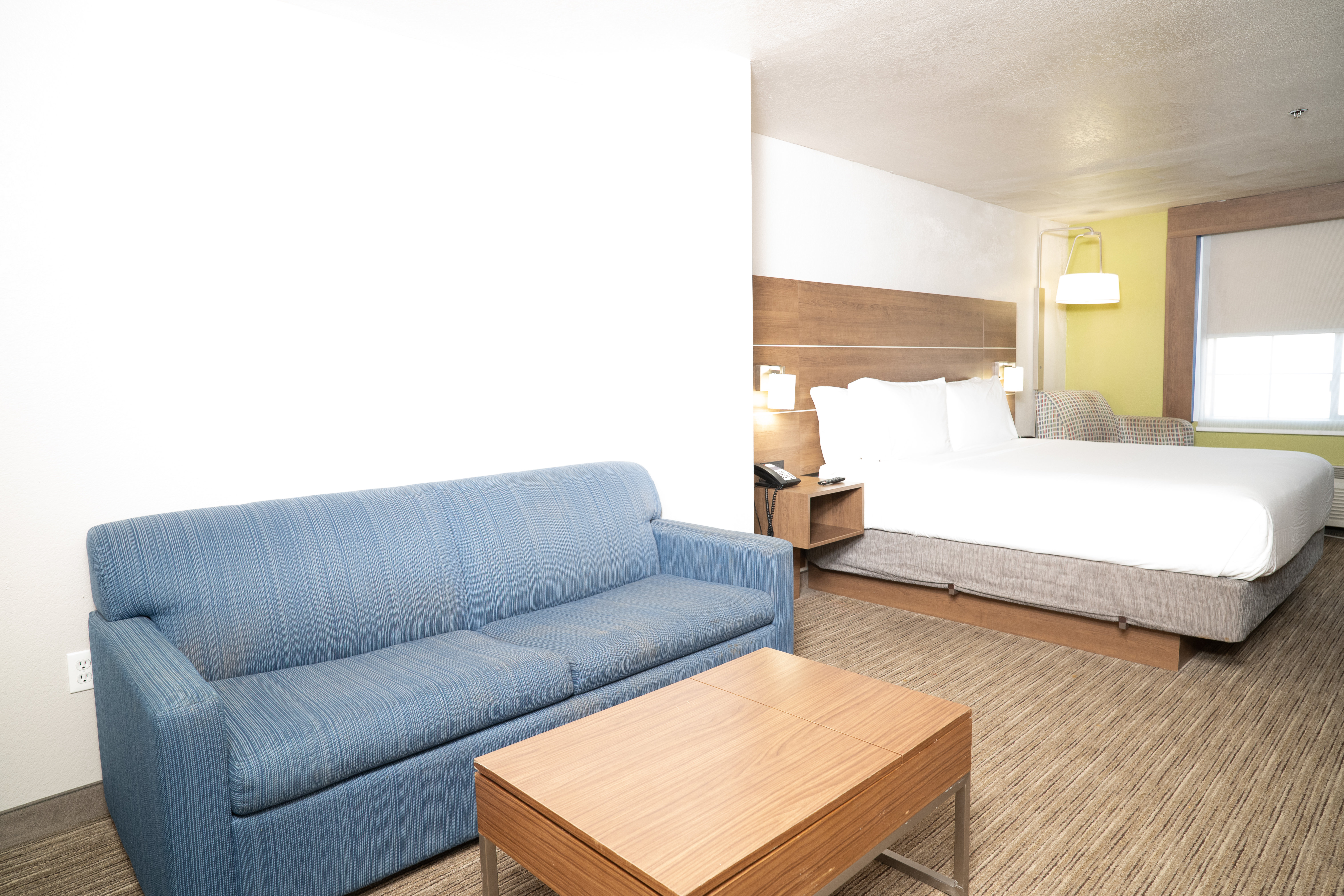 Holiday Inn Express Hotel & Suites Hesperia 28/56