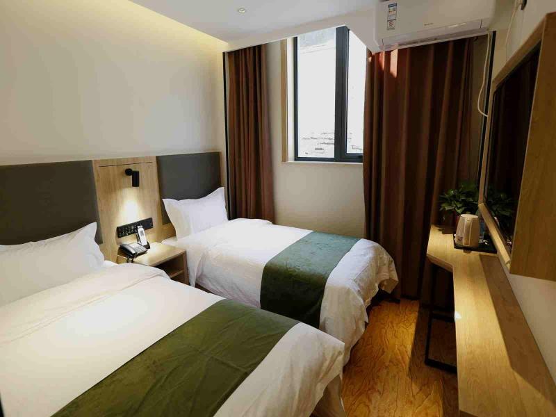 Green Tree Inn Beijing Xicheng District Dashilan Express Hotel 9/17