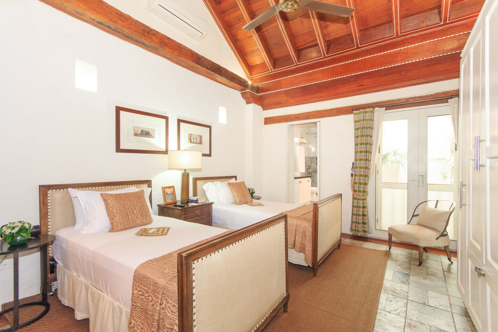 SUPERIOR, TWIN BEDS