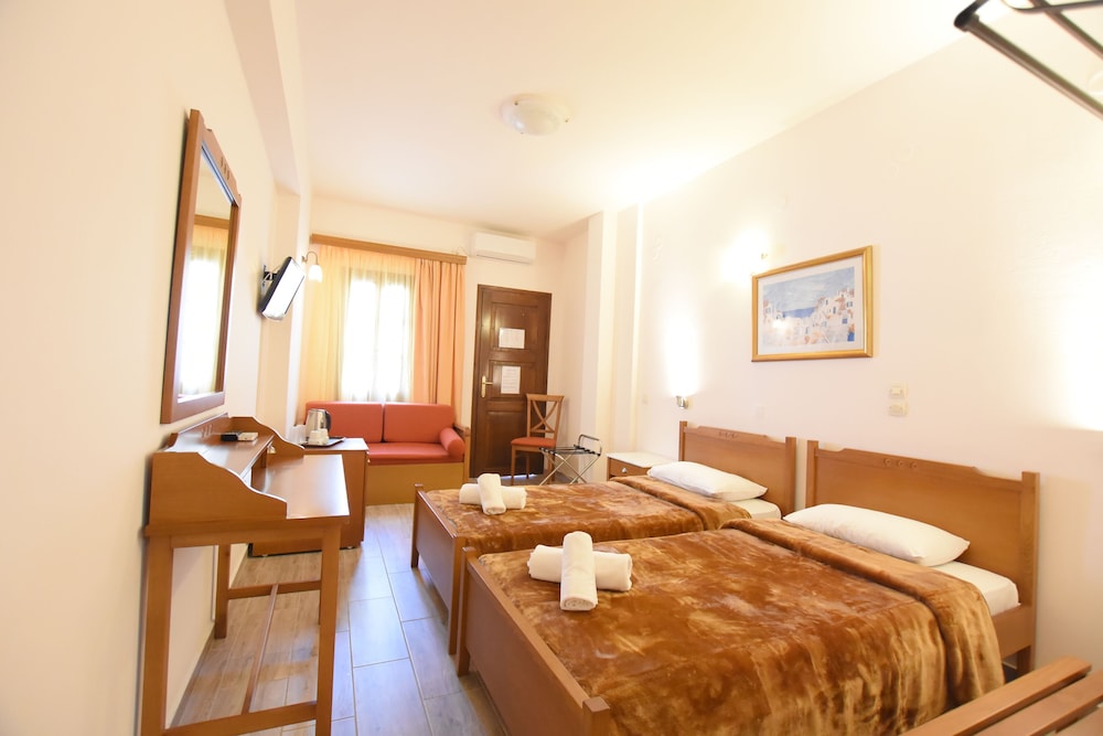 Rodakas Hotel 17/50