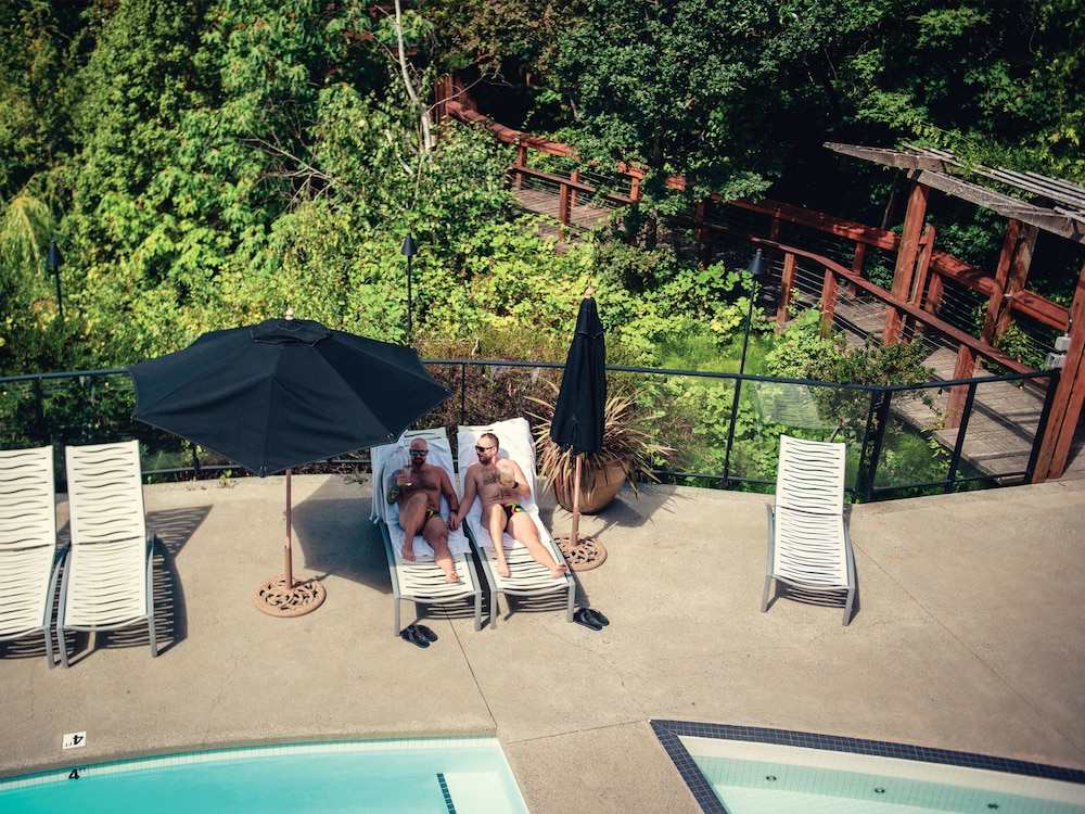 Brentwood Bay Lodge Spa 34/64