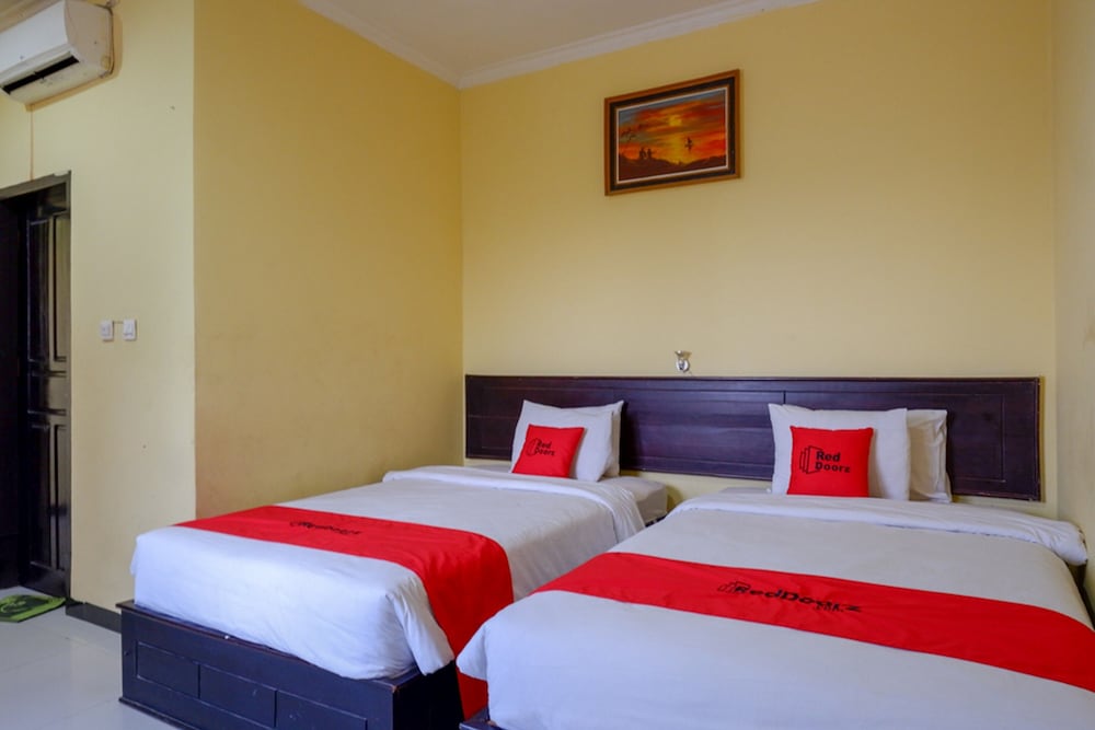 RedDoorz near Citraland Waterpark Kendari 5/29