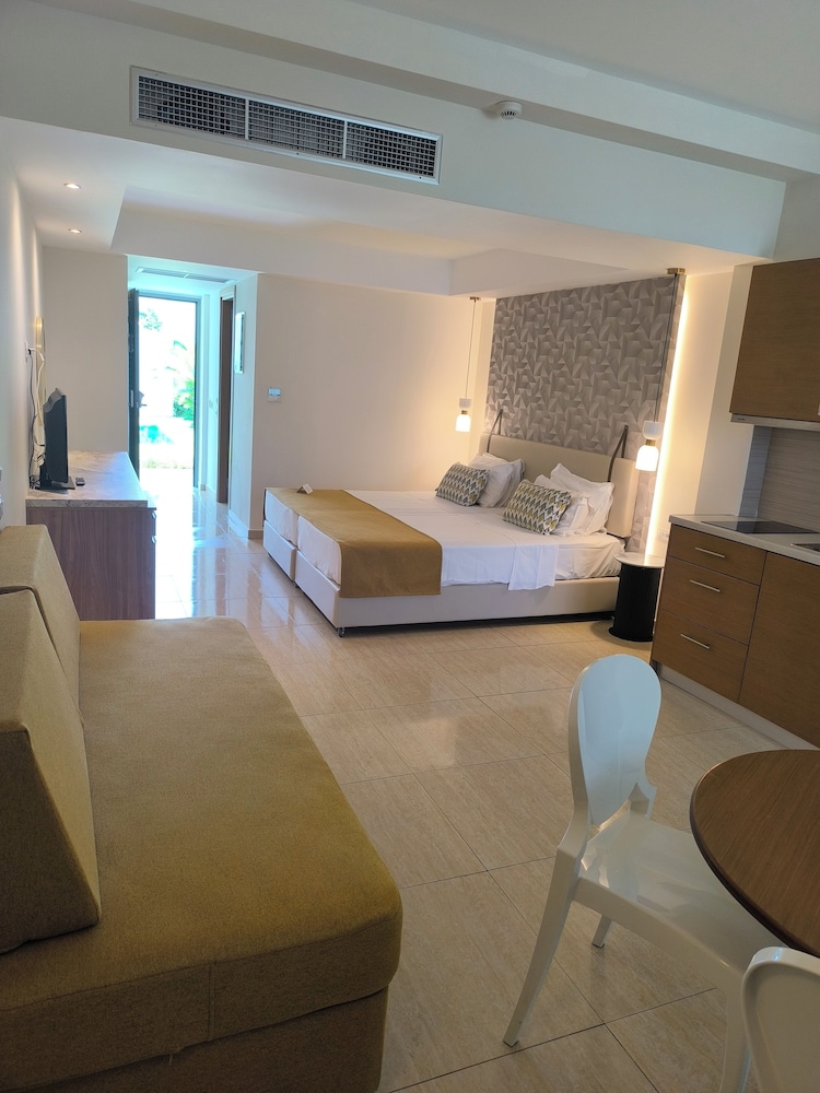 Asterias Beach Resort 32/47