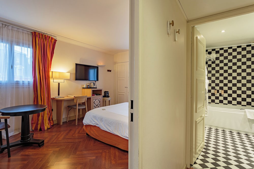 Grand Hotel Tonic 27/76