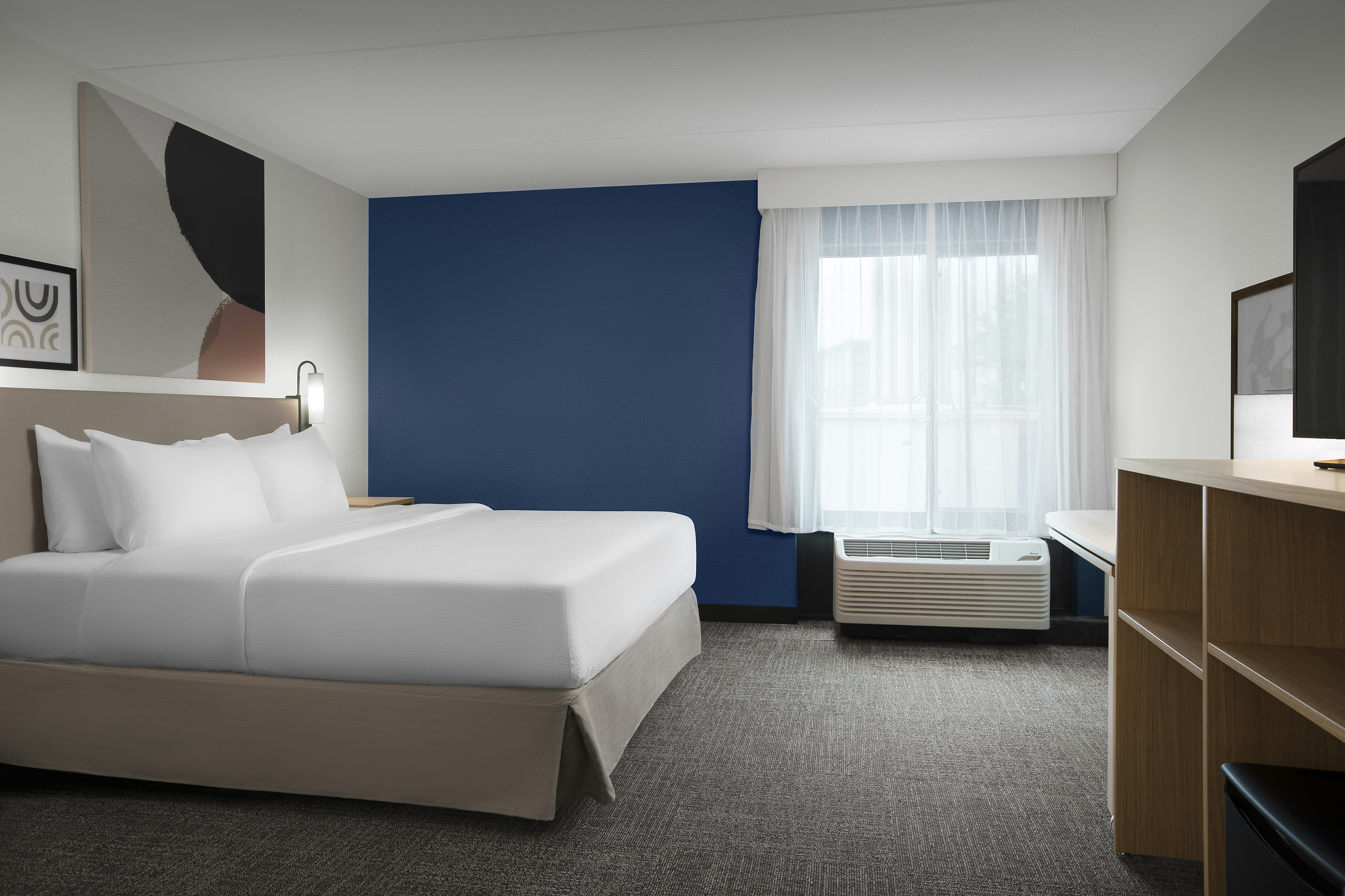 ROOM, KING BED, ACCESSIBLE