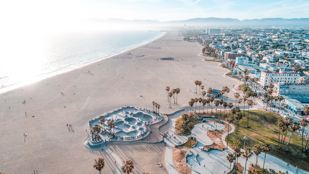 Huntley Santa Monica Beach 66/69