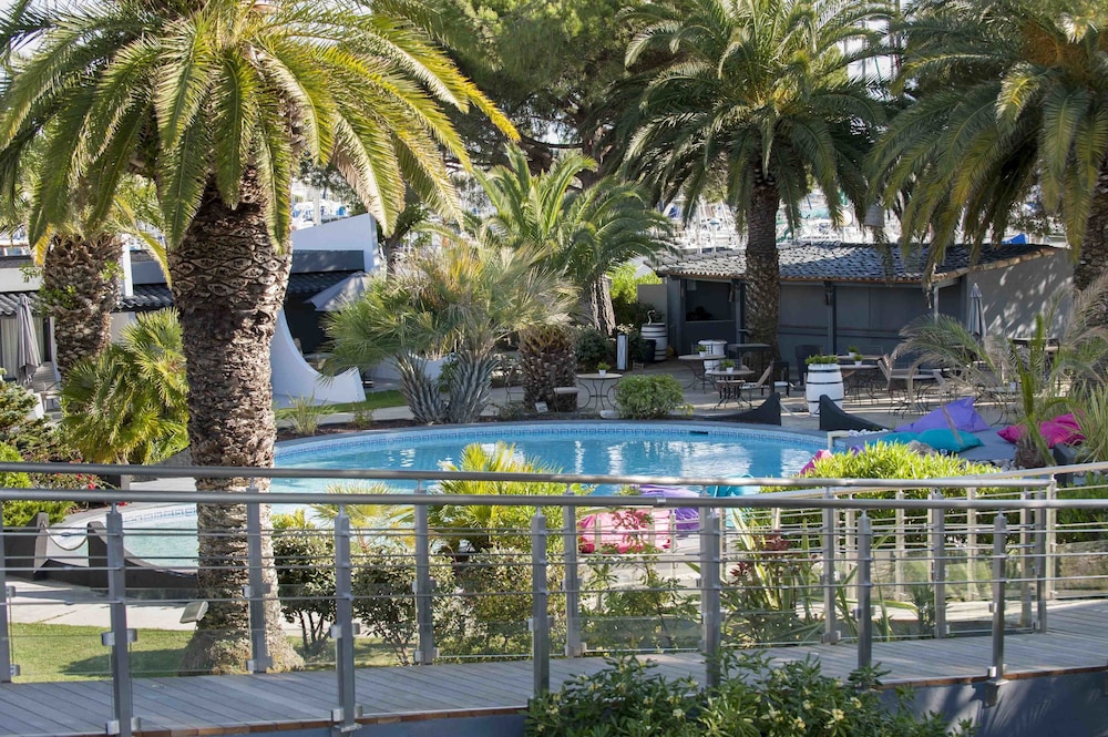 Le Spinaker Hotel Lodge And Spa 45/50