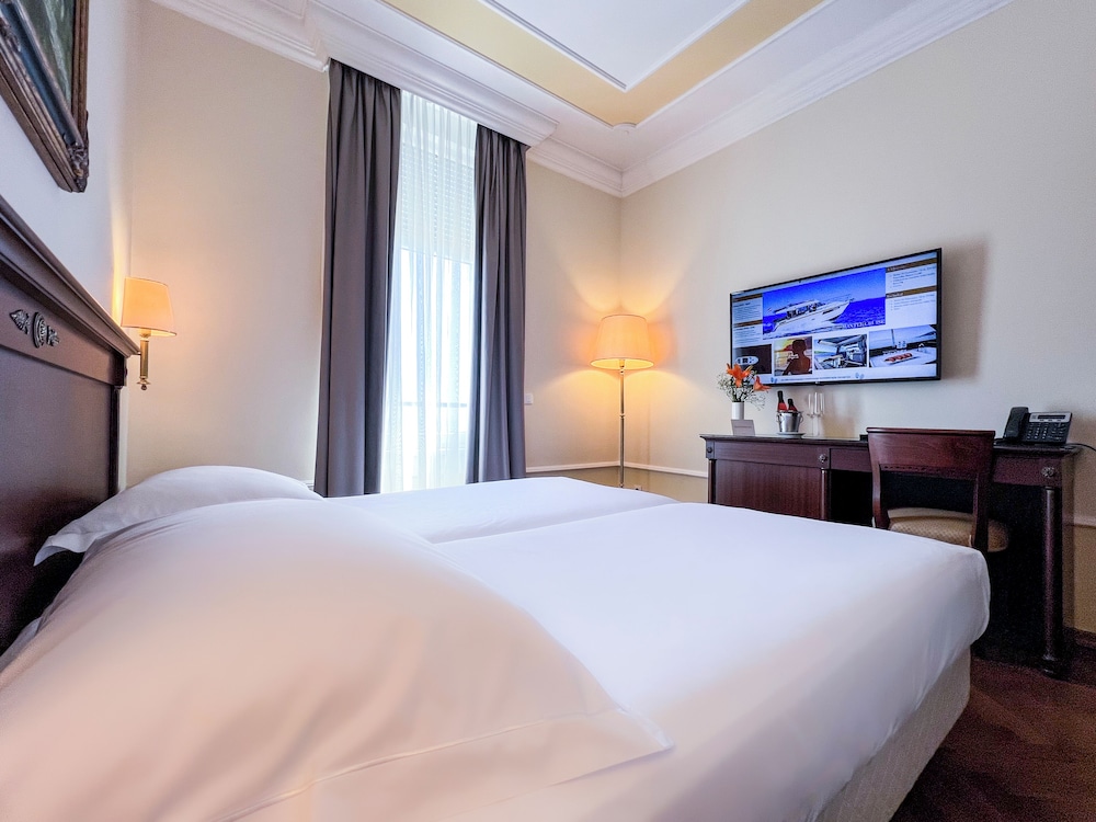 STANDARD, KING BED, SEA VIEW