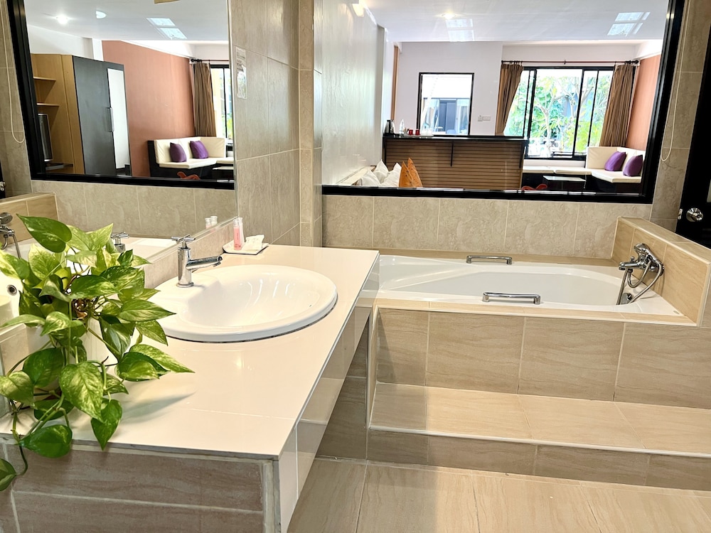 Hotel La Villa Khon Kaen 72/72