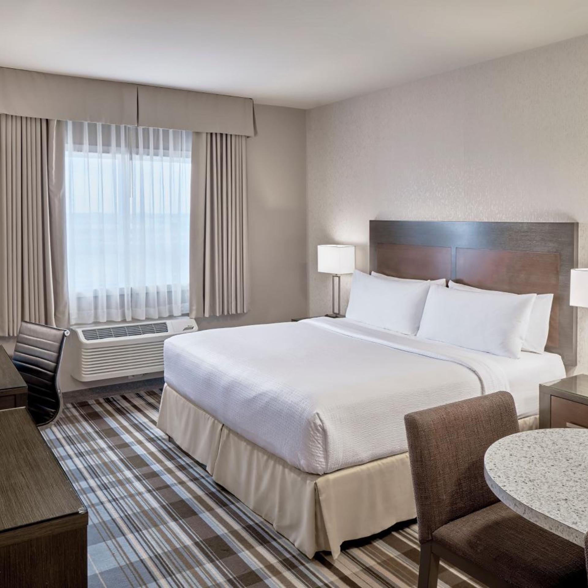 Studio, King Bed, Kitchenette