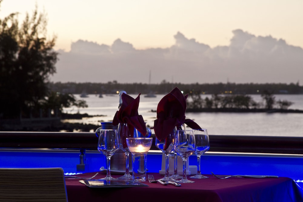 Azure Beach Boutique Hotel 12/22