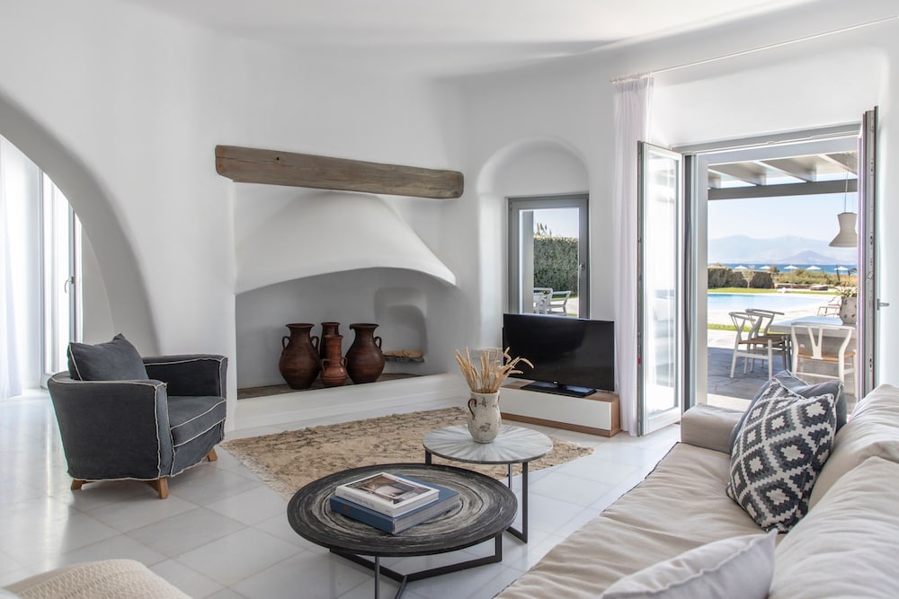 AQUA BREEZE VILLAS NAXOS 24/50