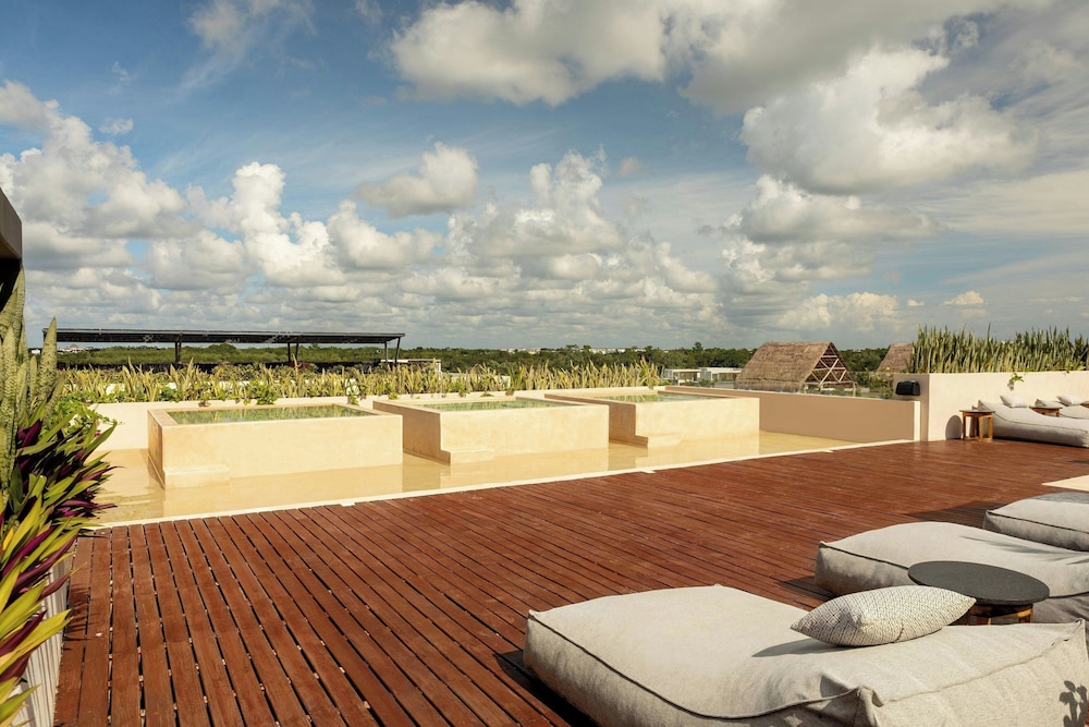 Bloom Tulum Apartments by Marriott 91/94