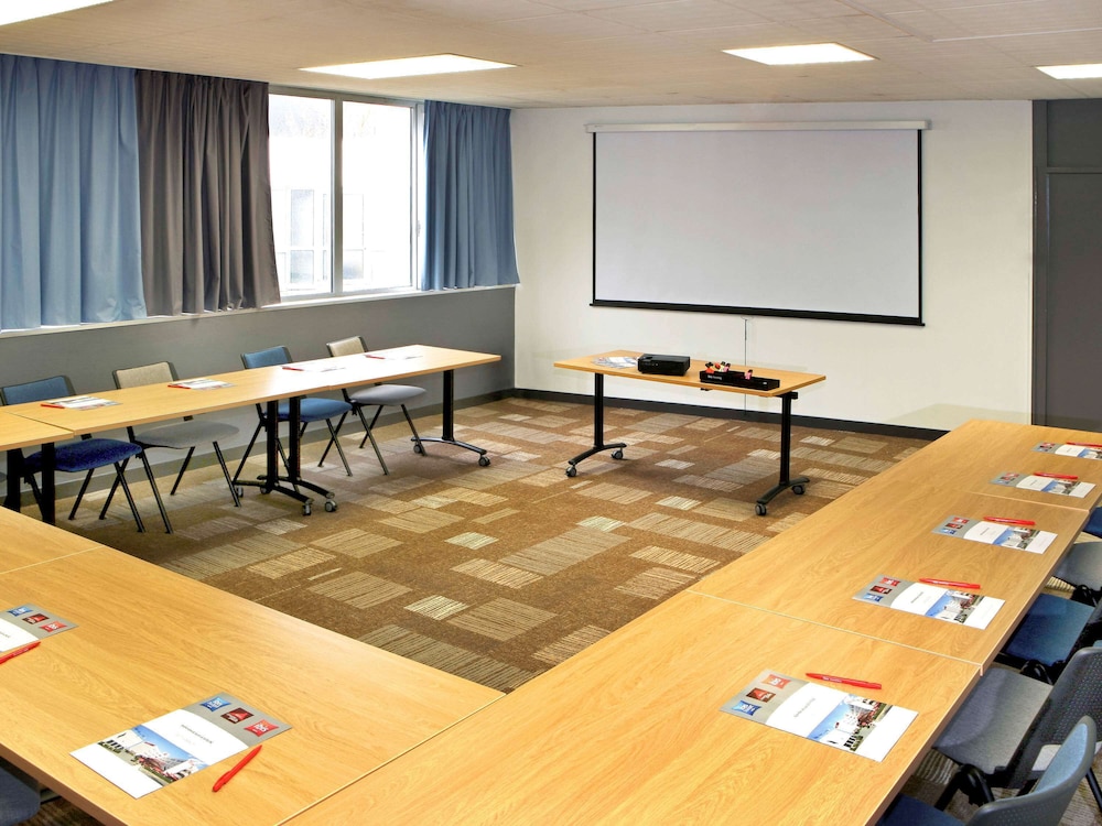 Ibis Poitiers Sud 53/67