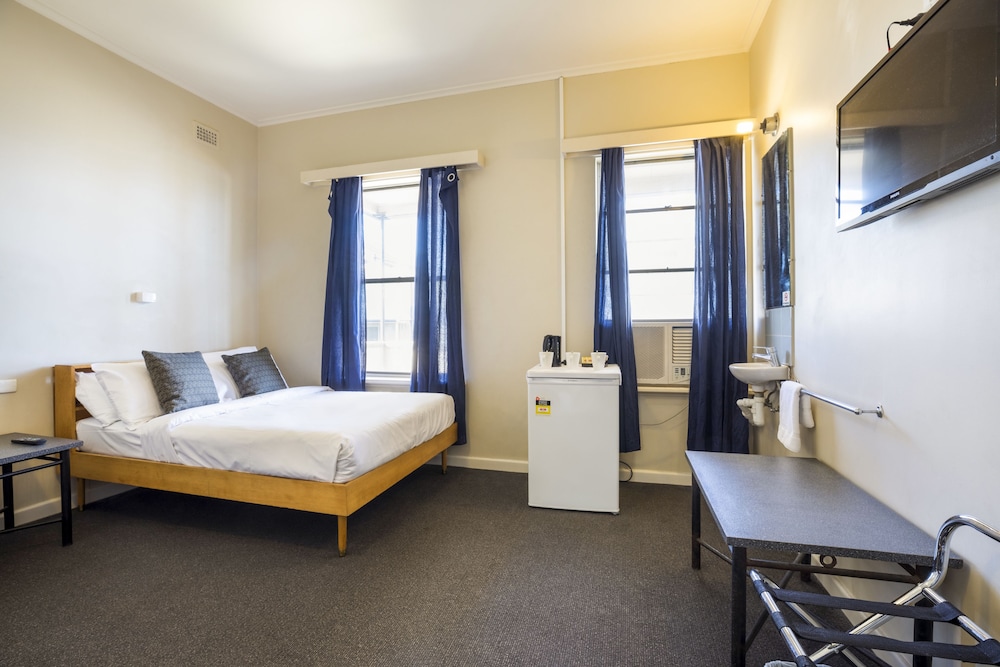 ESPLANADE HOTEL 20/56