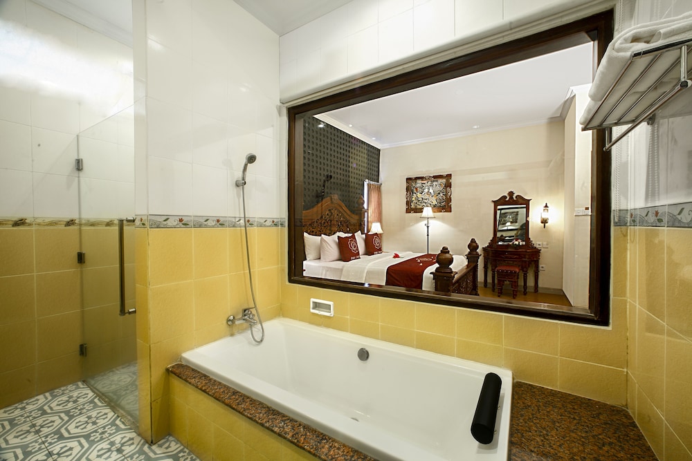 Puri Saron Baruna Beach Cottages 50/50