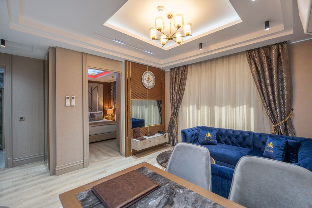 Elysium Deluxe Suites 31/50
