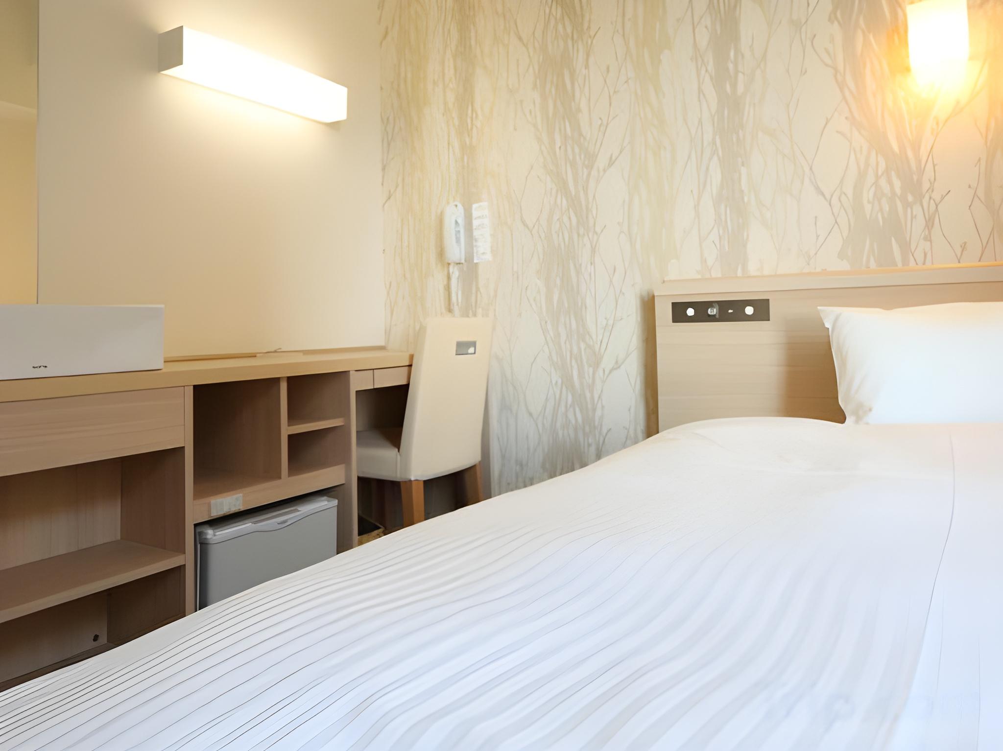 Semi Room, Moderate, Semi Double Bed