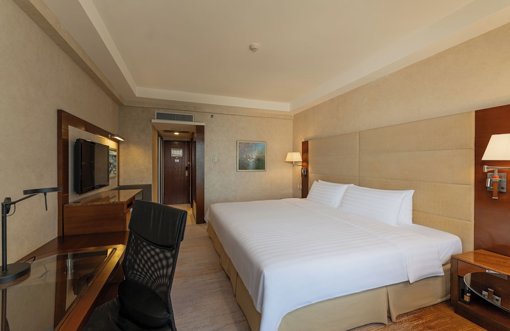 Shangri-La Shenzhen 18/50