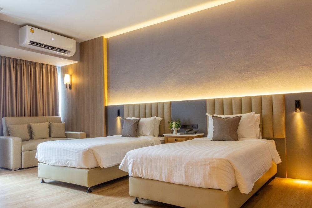 DELUXE, TWIN BEDS
