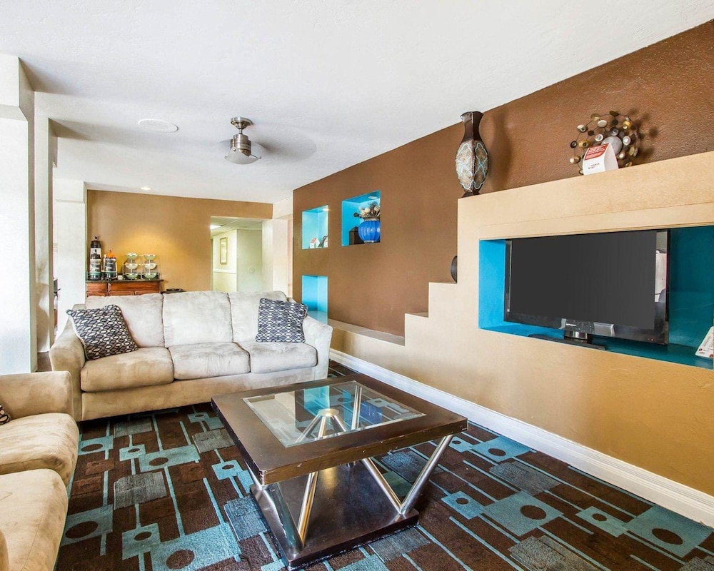 Quality Inn Tucson Downtown near Convention Center 32/42